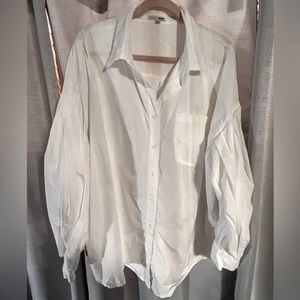 Fashionnova 2XL white button up shirt with balloon sleeves.